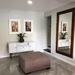 Apartamento Moderno Com Piscina Privada!